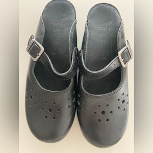 Dansko MaryJane Clog